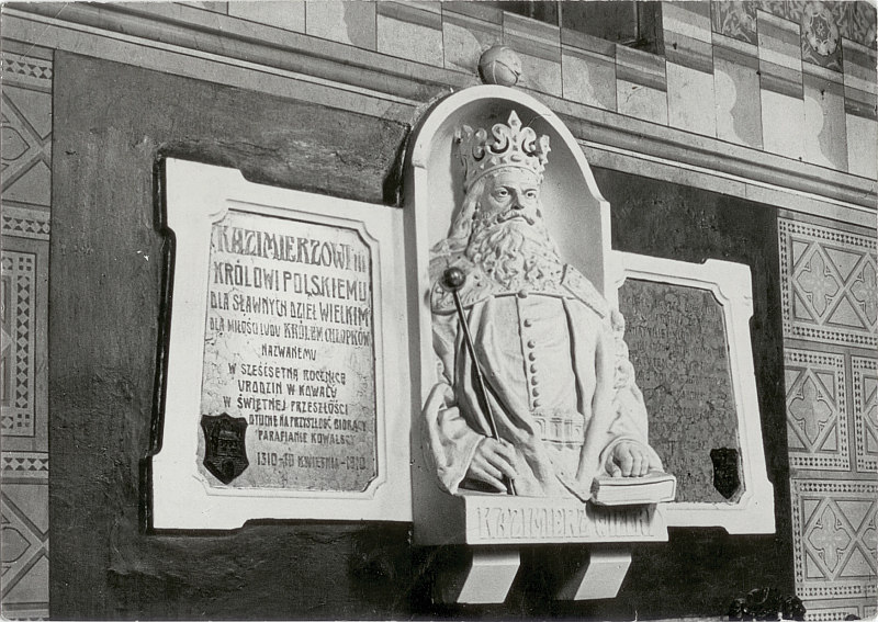 Kowal kościół popiersie Kazimierza Wielkiego