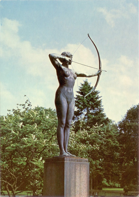 Bydgoszcz Łuczniczka statua widokówka