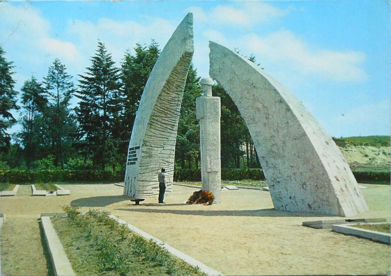 Szczecinek pomnik żołnierzy polskich i radzieckich widokówka